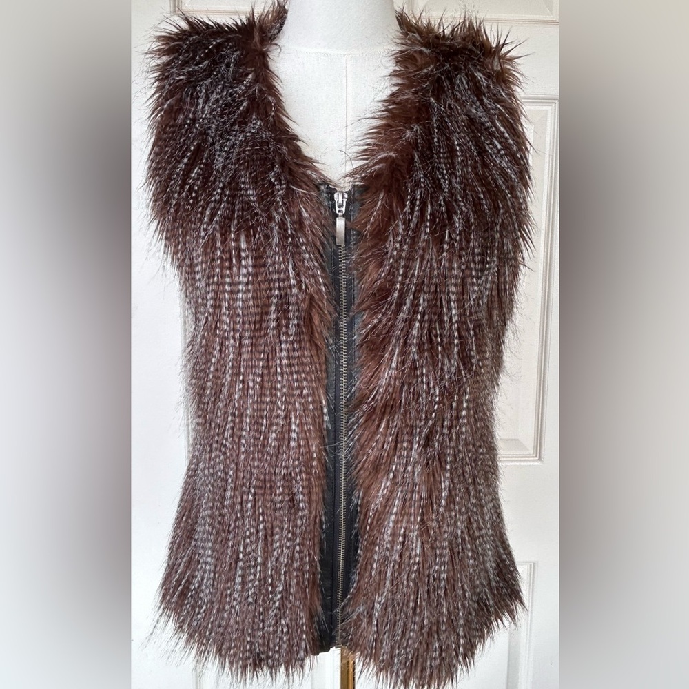 Daytrip Brand Women’s Faux Fur Vest Zip Front Size Large